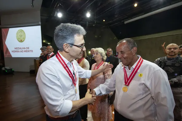 Governo de Minas homenageia personalidades do estado com Medalha de Honra ao Mérito da Polícia Civil