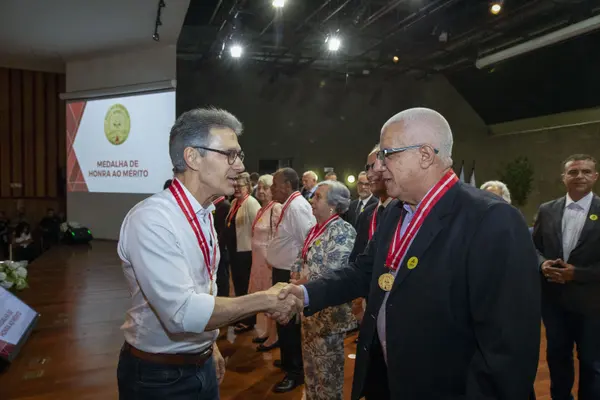 Governo de Minas homenageia personalidades do estado com Medalha de Honra ao Mérito da Polícia Civil