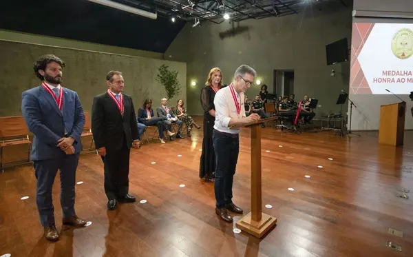 Governo de Minas homenageia personalidades do estado com Medalha de Honra ao Mérito da Polícia Civil