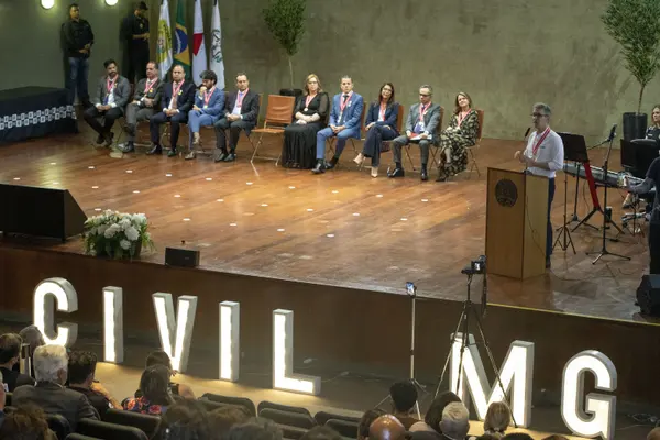 Governo de Minas homenageia personalidades do estado com Medalha de Honra ao Mérito da Polícia Civil