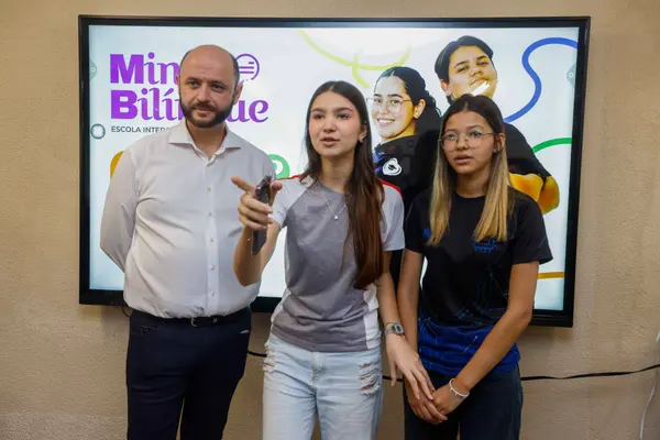 Governo do Estado lança Minas Bilíngue, projeto que promove o ensino de línguas e intercultural na rede pública