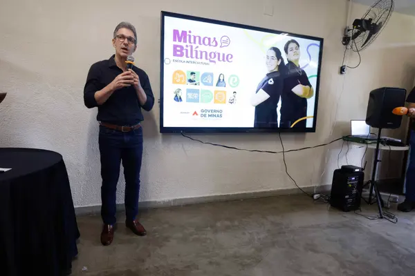 Governo do Estado lança Minas Bilíngue, projeto que promove o ensino de línguas e intercultural na rede pública