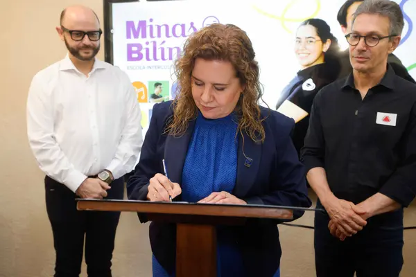 Governo do Estado lança Minas Bilíngue, projeto que promove o ensino de línguas e intercultural na rede pública