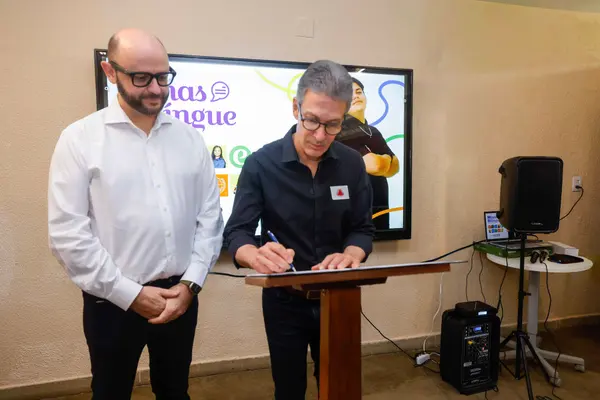Governo do Estado lança Minas Bilíngue, projeto que promove o ensino de línguas e intercultural na rede pública