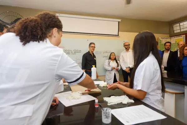 Governo do Estado lança Minas Bilíngue, projeto que promove o ensino de línguas e intercultural na rede pública
