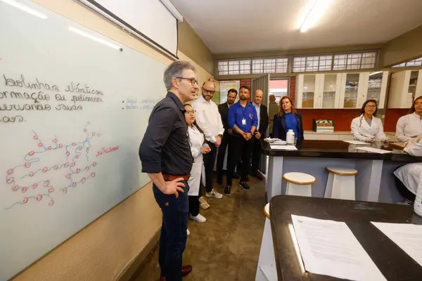 Governo do Estado lança Minas Bilíngue, projeto que promove o ensino de línguas e intercultural na rede pública