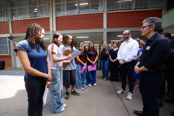 Governo do Estado lança Minas Bilíngue, projeto que promove o ensino de línguas e intercultural na rede pública
