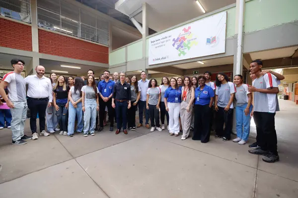 Governo do Estado lança Minas Bilíngue, projeto que promove o ensino de línguas e intercultural na rede pública