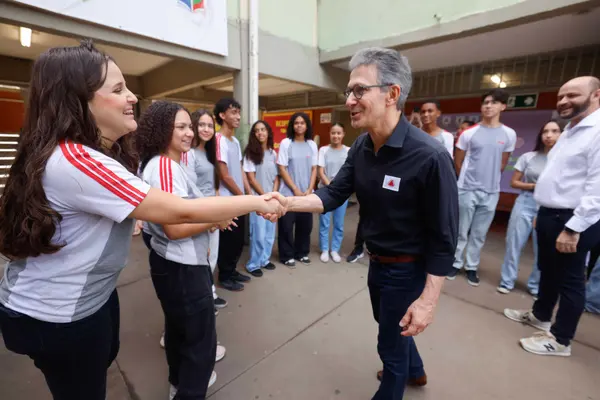 Governo do Estado lança Minas Bilíngue, projeto que promove o ensino de línguas e intercultural na rede pública