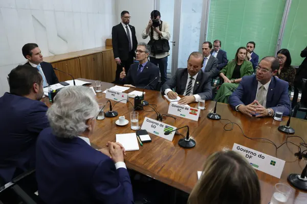 Em Brasília, governador de Minas Gerais participa de reunião sobre segurança pública