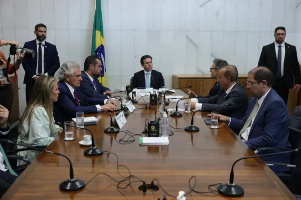 Em Brasília, governador de Minas Gerais participa de reunião sobre segurança pública