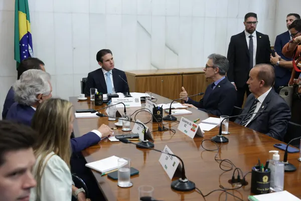 Em Brasília, governador de Minas Gerais participa de reunião sobre segurança pública