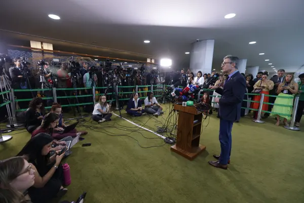 Em Brasília, governador de Minas Gerais participa de reunião sobre segurança pública