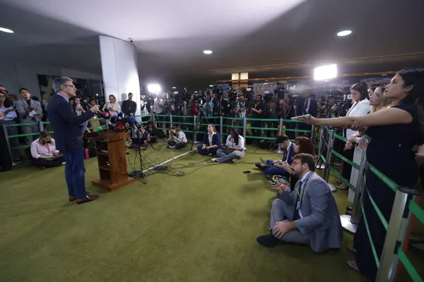 Em Brasília, governador de Minas Gerais participa de reunião sobre segurança pública
