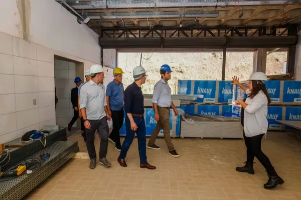 Governo de Minas vistoria obras do Hospital Regional de Governador Valadares, que avançam dentro do cronograma