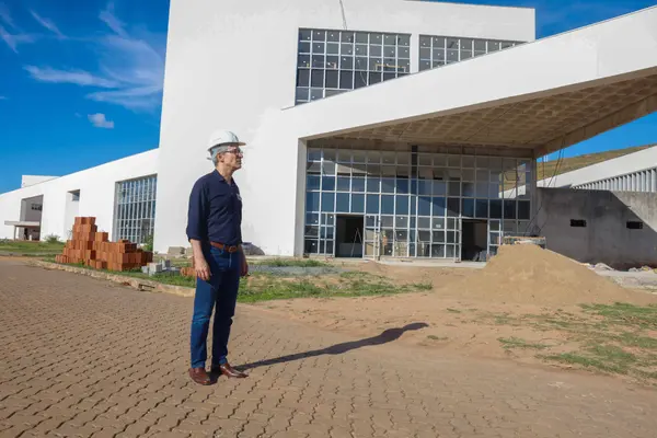 Governo de Minas vistoria obras do Hospital Regional de Governador Valadares, que avançam dentro do cronograma