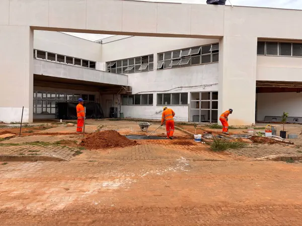 Governo de Minas vistoria obras do Hospital Regional de Governador Valadares, que avançam dentro do cronograma