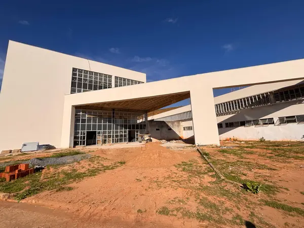 Governo de Minas vistoria obras do Hospital Regional de Governador Valadares, que avançam dentro do cronograma