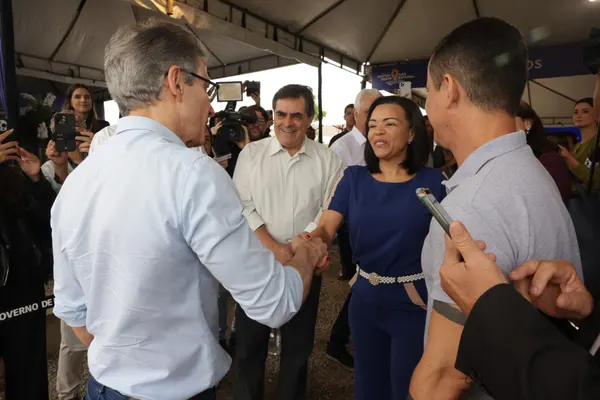 Governo de Minas inaugura Gasoduto Centro-Oeste, que marca a chegada de gás natural canalizado à região