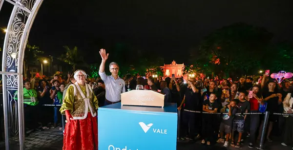 Governo de Minas abre o Natal da Mineiridade 2025 com inauguração das luzes da Praça da Liberdade e concerto da Vesperata de Diamantina