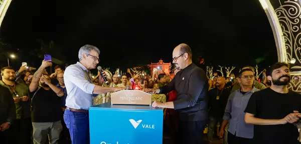 Governo de Minas abre o Natal da Mineiridade 2025 com inauguração das luzes da Praça da Liberdade e concerto da Vesperata de Diamantina