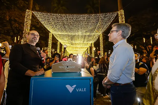 Governo de Minas abre o Natal da Mineiridade 2025 com inauguração das luzes da Praça da Liberdade e concerto da Vesperata de Diamantina