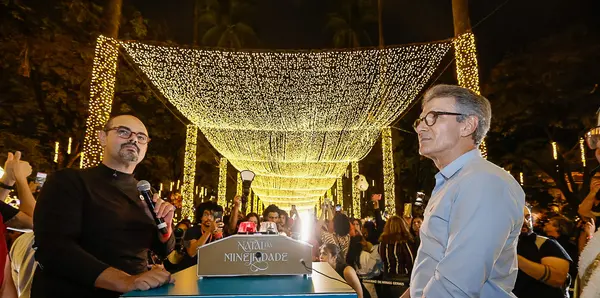 Governo de Minas abre o Natal da Mineiridade 2025 com inauguração das luzes da Praça da Liberdade e concerto da Vesperata de Diamantina