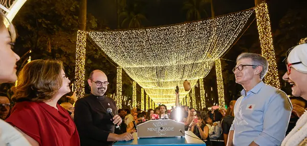 Governo de Minas abre o Natal da Mineiridade 2025 com inauguração das luzes da Praça da Liberdade e concerto da Vesperata de Diamantina