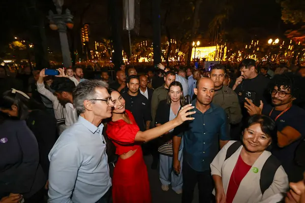 Governo de Minas abre o Natal da Mineiridade 2025 com inauguração das luzes da Praça da Liberdade e concerto da Vesperata de Diamantina