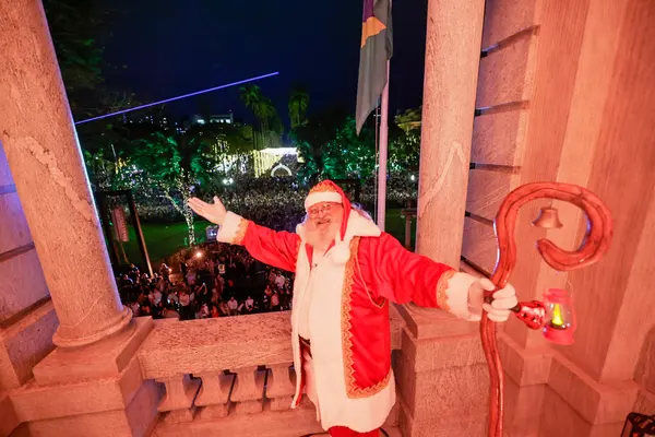 Governo de Minas abre o Natal da Mineiridade 2025 com inauguração das luzes da Praça da Liberdade e concerto da Vesperata de Diamantina