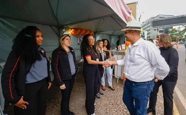 Governo de Minas abre o Natal da Mineiridade 2025 com inauguração das luzes da Praça da Liberdade e concerto da Vesperata de Diamantina