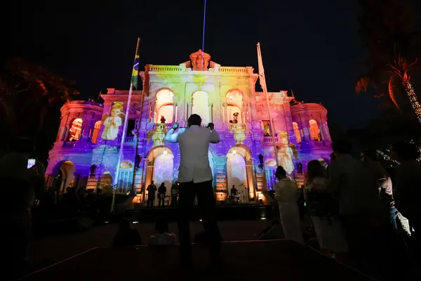 Governo de Minas abre o Natal da Mineiridade 2025 com inauguração das luzes da Praça da Liberdade e concerto da Vesperata de Diamantina