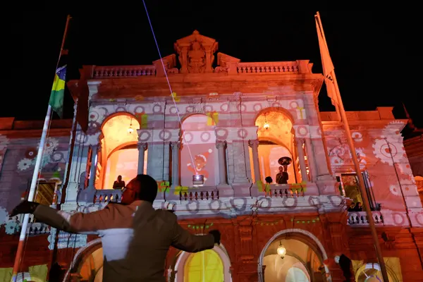 Governo de Minas abre o Natal da Mineiridade 2025 com inauguração das luzes da Praça da Liberdade e concerto da Vesperata de Diamantina