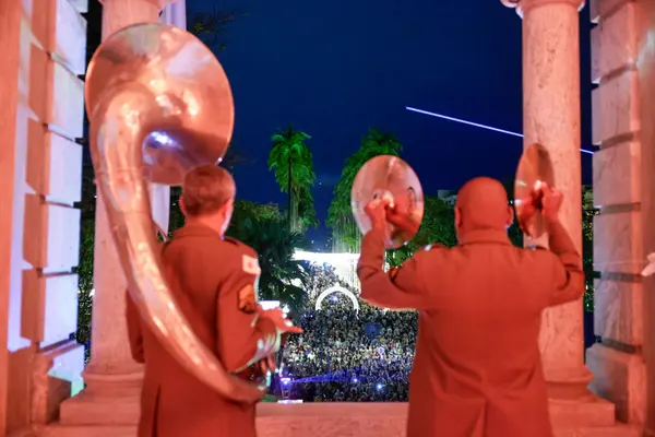 Governo de Minas abre o Natal da Mineiridade 2025 com inauguração das luzes da Praça da Liberdade e concerto da Vesperata de Diamantina