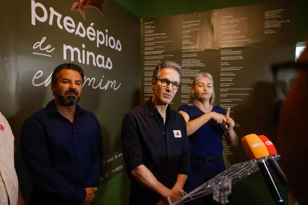 Governador de Minas conhece exposições no Palácio das Artes que celebram a cultura do estado