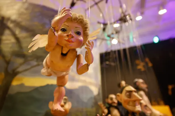 Governador de Minas conhece exposições no Palácio das Artes que celebram a cultura do estado