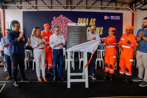 Governo de Minas inaugura nova sede do Corpo de Bombeiros em Uberaba e anuncia concurso para a corporação
