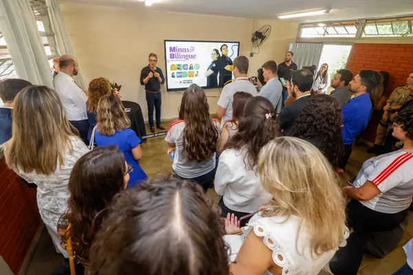 Minas Bilíngue foi lançado em novembro de 2025