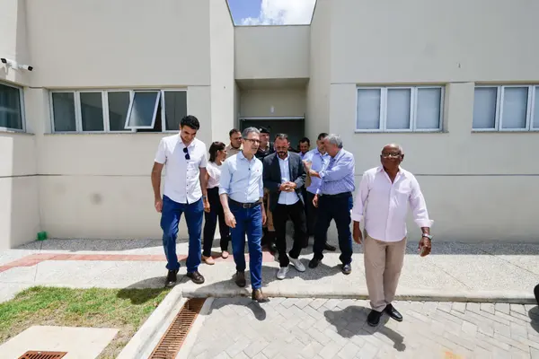 Governo de Minas acompanha entregas da Saúde e Segurança no Centro-Oeste do estado