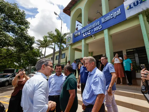 Governo de Minas acompanha entregas da Saúde e Segurança no Centro-Oeste do estado
