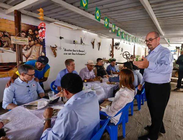 Governo de Minas acompanha entregas da Saúde e Segurança no Centro-Oeste do estado
