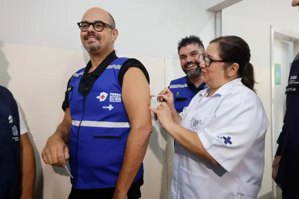 Minas inicia imunização contra a dengue com vacina 100% nacional, de dose única, em Nova Lima