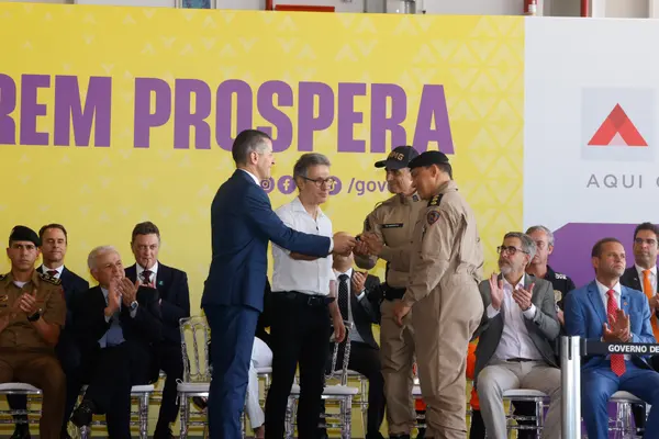 Governo de Minas participa da entrega de helicóptero e caminhão-tanque à Polícia Militar