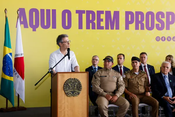 Governo de Minas participa da entrega de helicóptero e caminhão-tanque à Polícia Militar