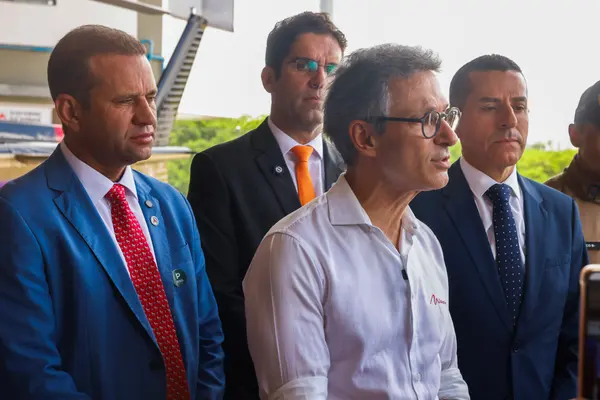 Governo de Minas participa da entrega de helicóptero e caminhão-tanque à Polícia Militar