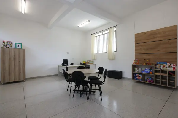 Governo de Minas entrega obras de revitalização de escola estadual em Ipatinga