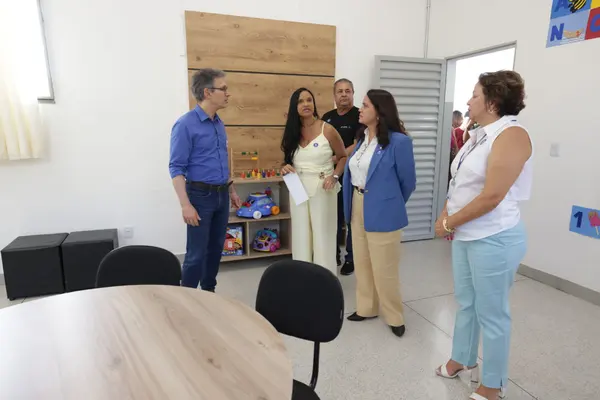 Governo de Minas entrega obras de revitalização de escola estadual em Ipatinga