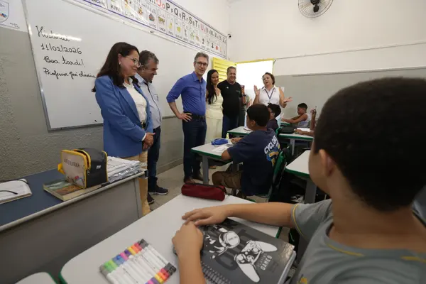 Governo de Minas entrega obras de revitalização de escola estadual em Ipatinga