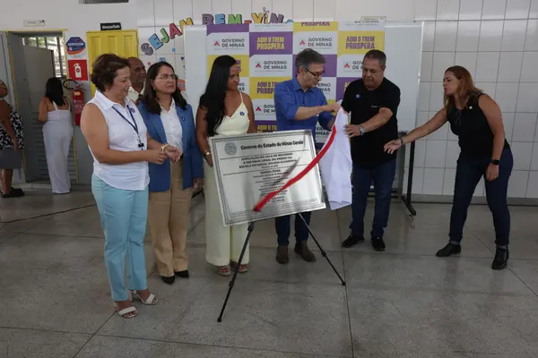 Governo de Minas entrega obras de revitalização de escola estadual em Ipatinga
