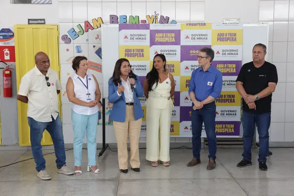 Governo de Minas entrega obras de revitalização de escola estadual em Ipatinga